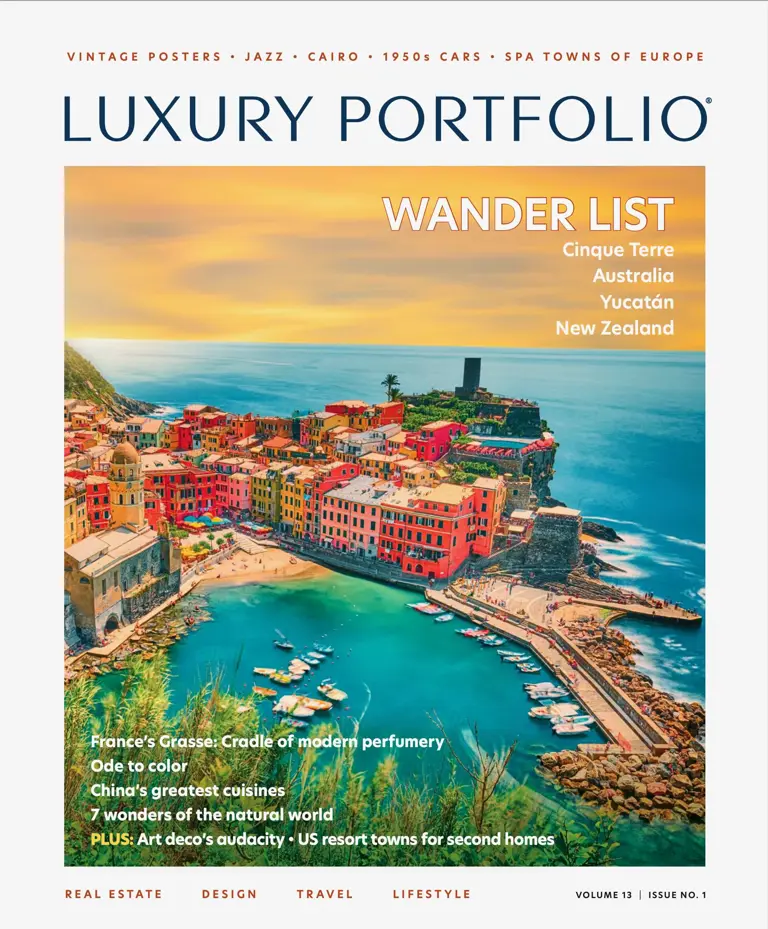 Luxury Portfolio Magazine - Spring 2023, Villa per vacanze nel Mediterraneo Luxury Portfolio Magazine - Spring 2023